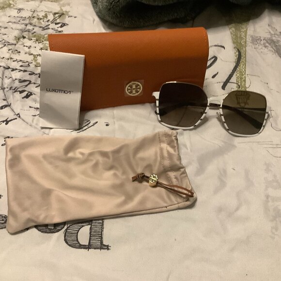 Tory Burch Sunglasses (BRAND NEW WITH TAGS) main image 5